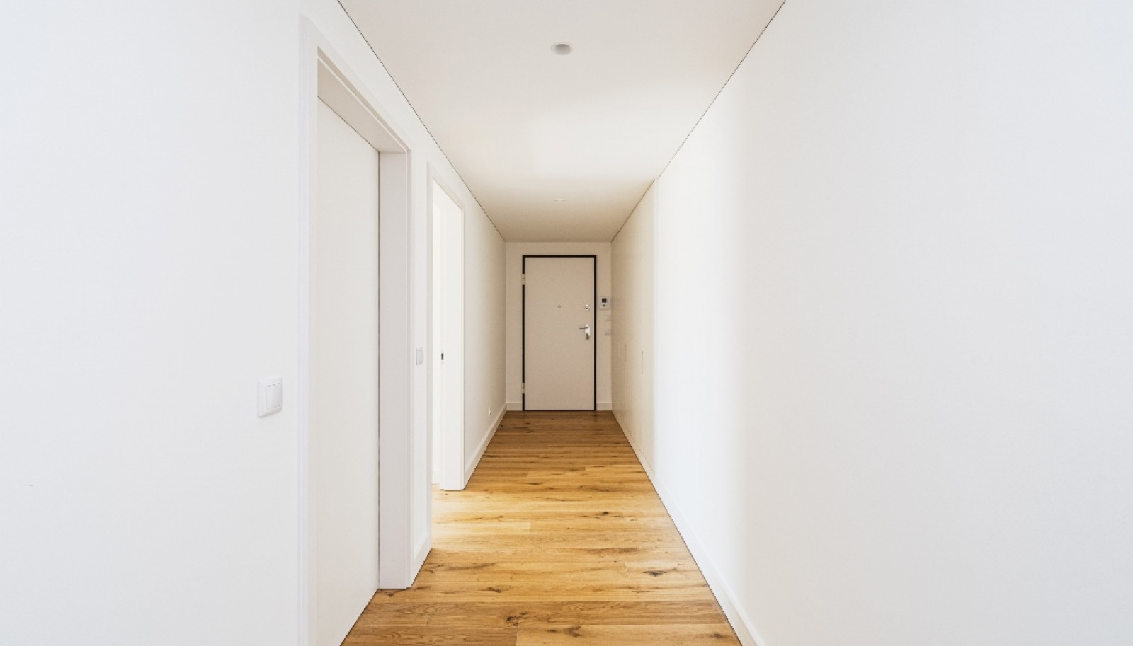 Apartment with balconies in exclusive condominium in Gaia, Portugal_362001