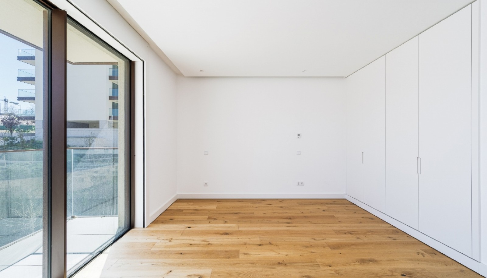 Apartment with balconies in exclusive condominium in Gaia, Portugal_362004