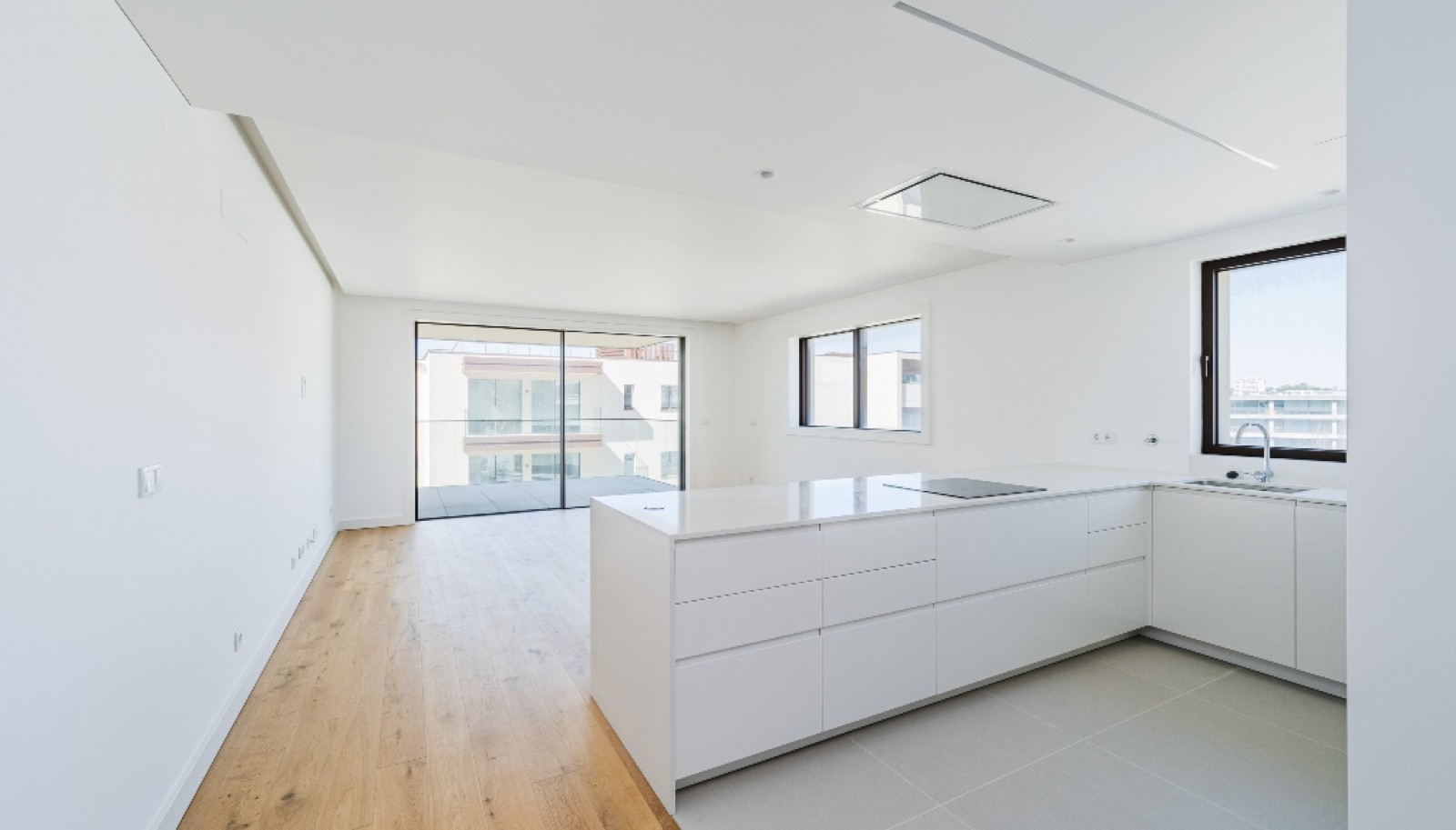 Apartment with balconies in exclusive condominium in Gaia, Portugal_362012