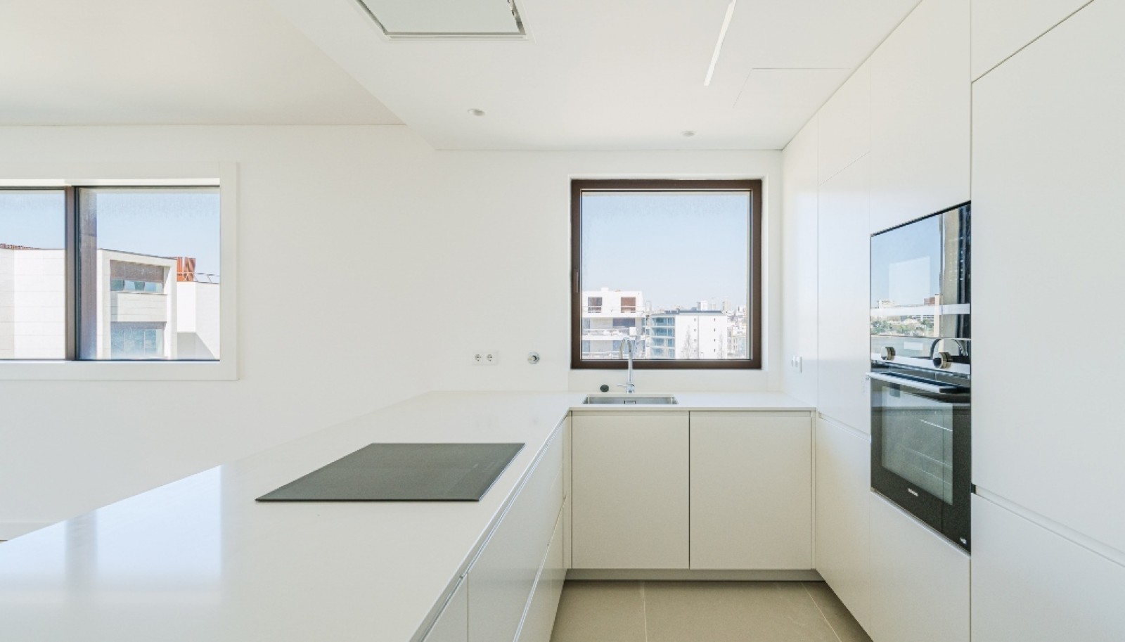 Apartment with balconies in exclusive condominium in Gaia, Portugal_362015