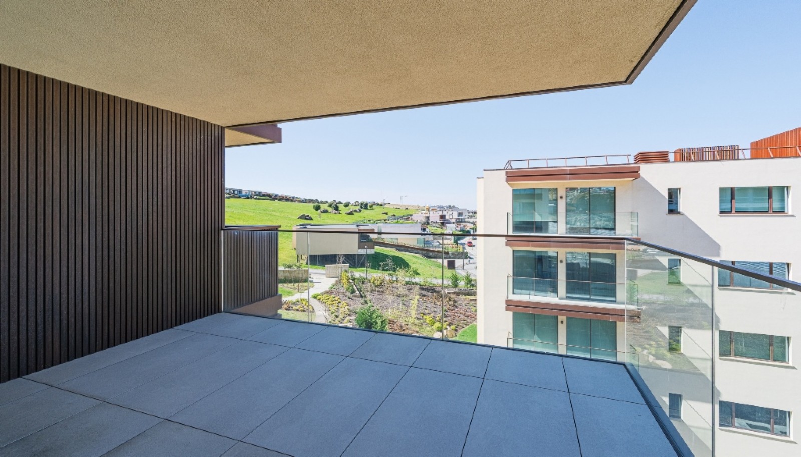 Apartment with balconies in exclusive condominium in Gaia, Portugal_362021