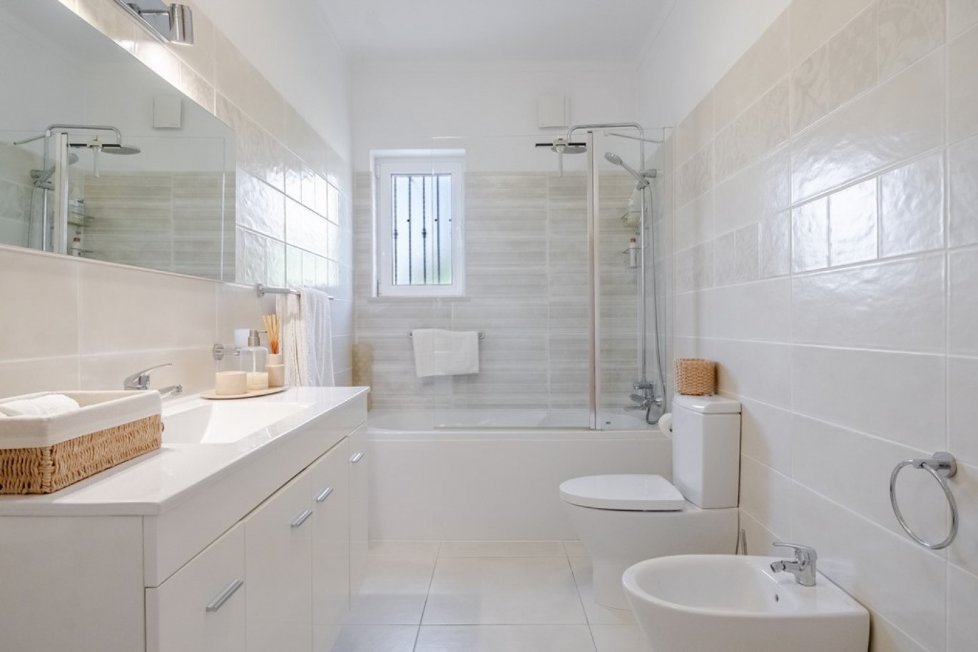 Villa de 5 dormitorios con piscina en venta en Guia, Algarve, Portugal_362574