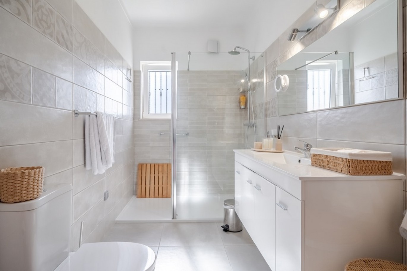 Villa de 5 dormitorios con piscina en venta en Guia, Algarve, Portugal_362575