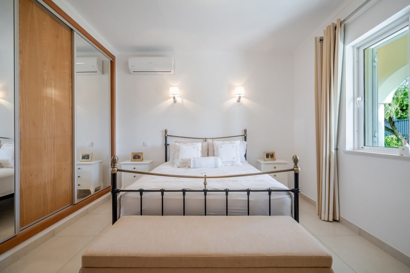 Villa de 5 dormitorios con piscina en venta en Guia, Algarve, Portugal_362576