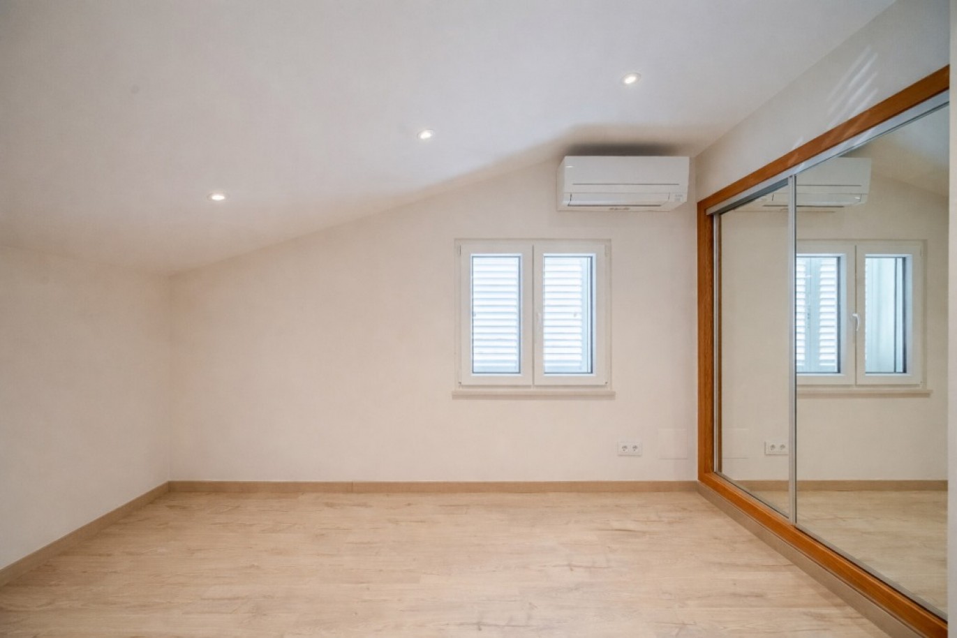 Villa de 5 dormitorios con piscina en venta en Guia, Algarve, Portugal_362578