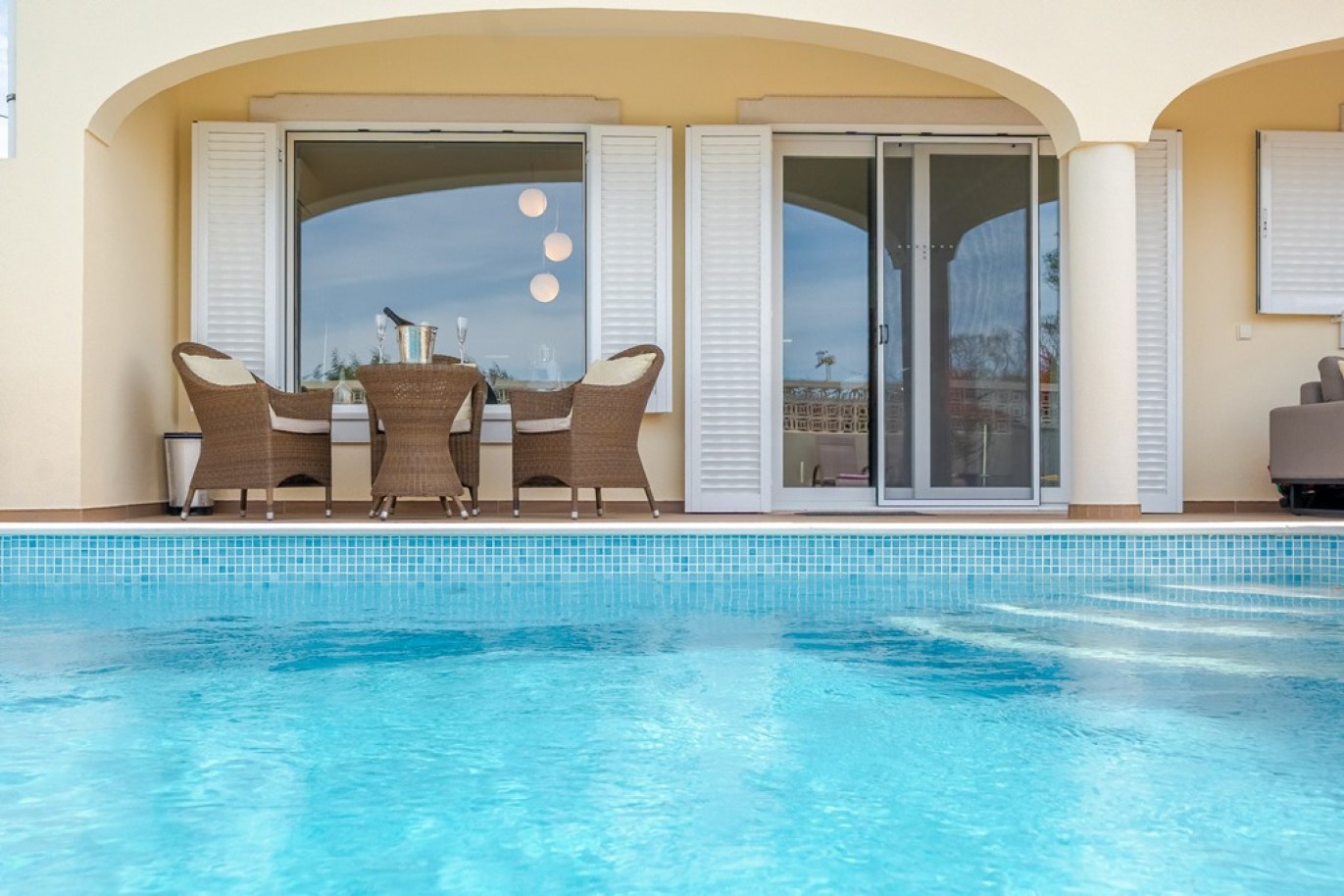 Villa de 5 dormitorios con piscina en venta en Guia, Algarve, Portugal_362583