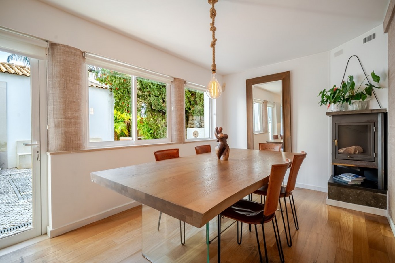 Fantastic 4-bedroom villa for sale in the Golden Triangle, Portugal_362681