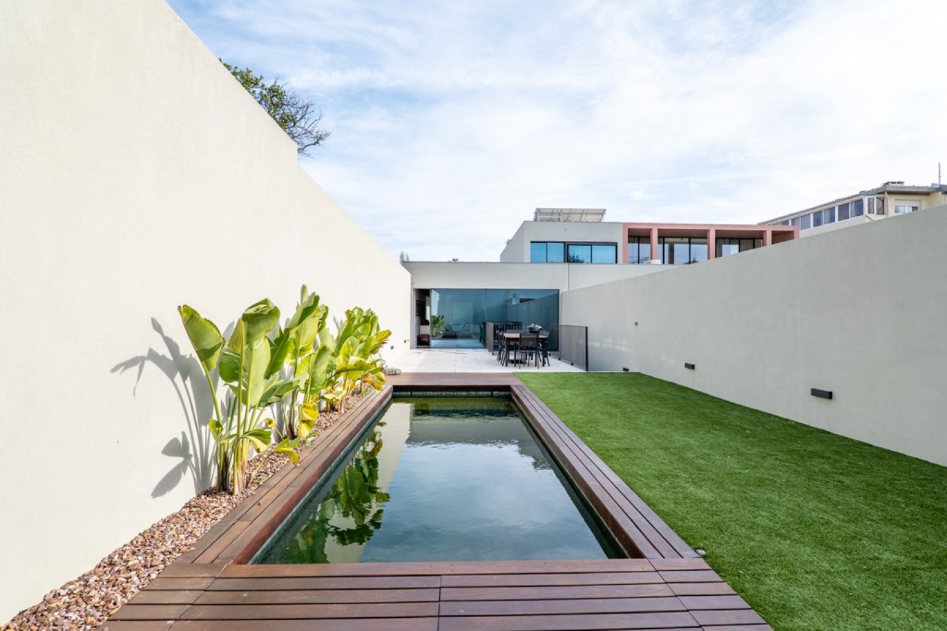 Moradia V3+1 com jardim e piscina para venda em Aldoar no Porto_362720