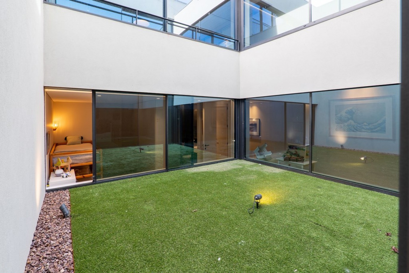 Moradia V3+1 com jardim e piscina para venda em Aldoar no Porto_362730