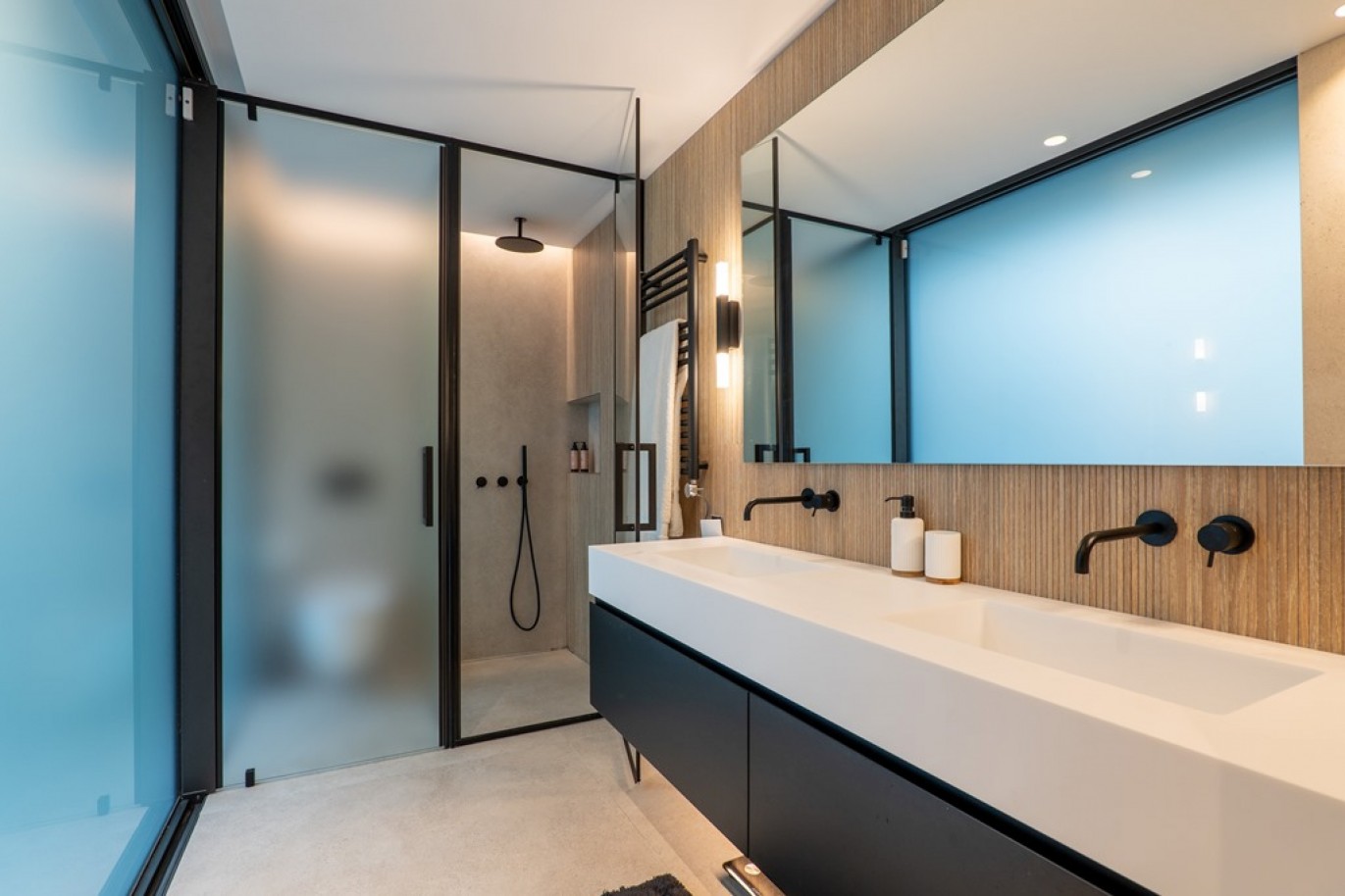 Moradia V3+1 com jardim e piscina para venda em Aldoar no Porto_362733