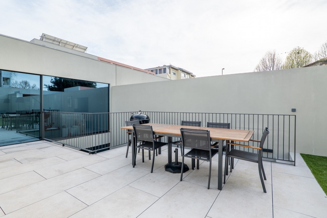 Moradia V3+1 com jardim e piscina para venda em Aldoar no Porto_362780