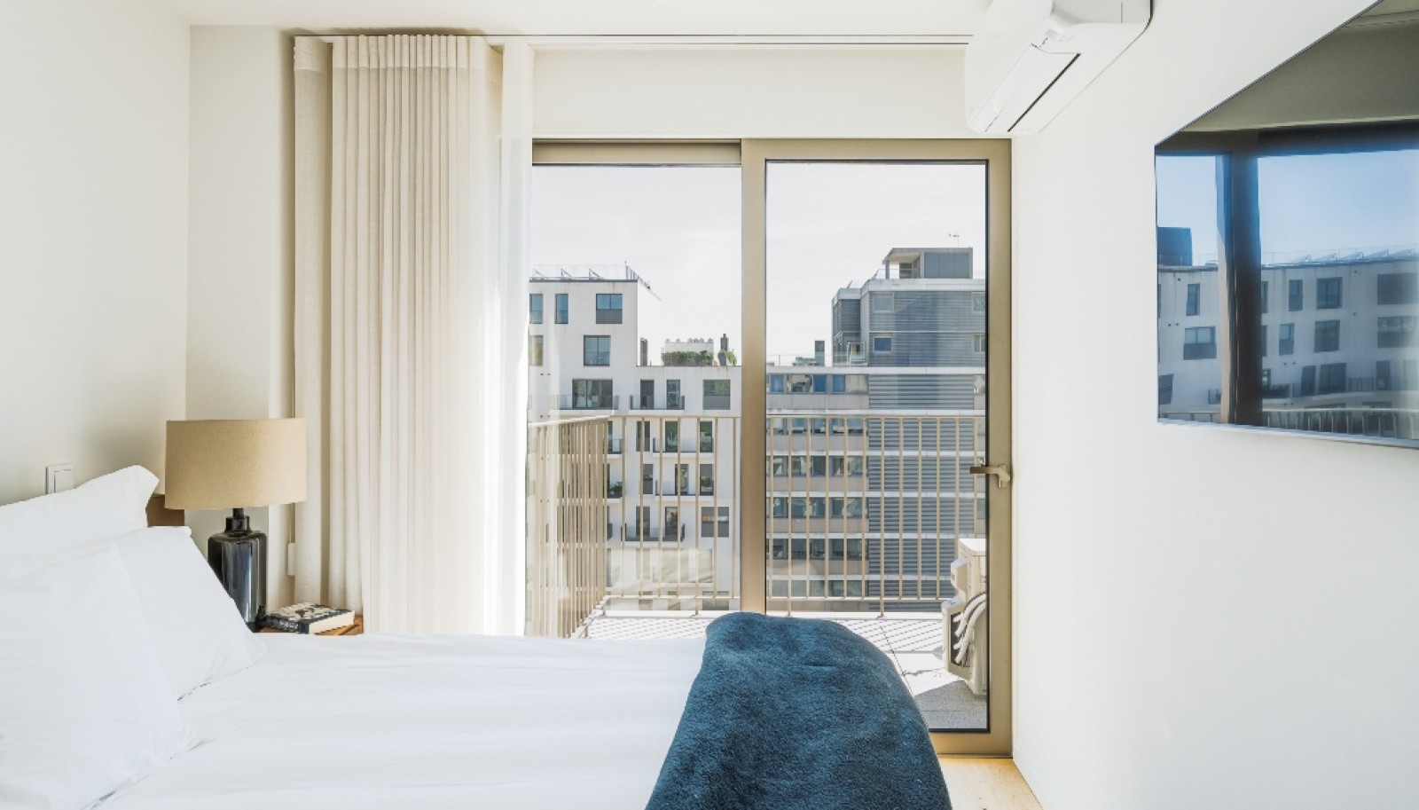 New 3 bedroom apartment with balconies for sale in Porto, Portugal_362859