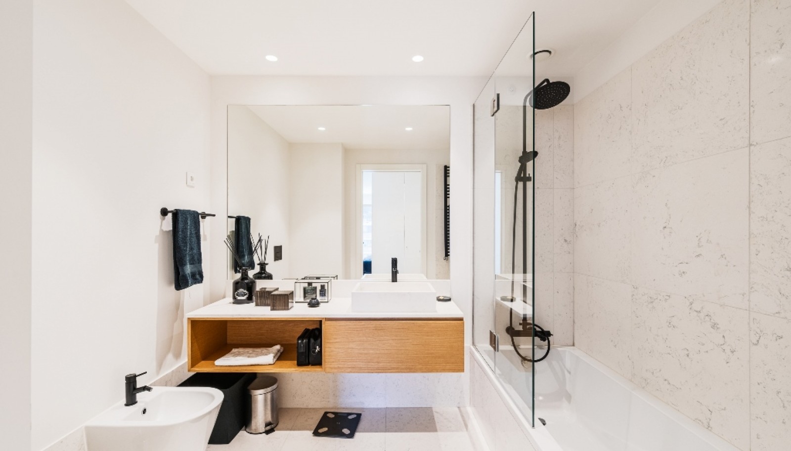 New 3 bedroom apartment with balconies for sale in Porto, Portugal_362863