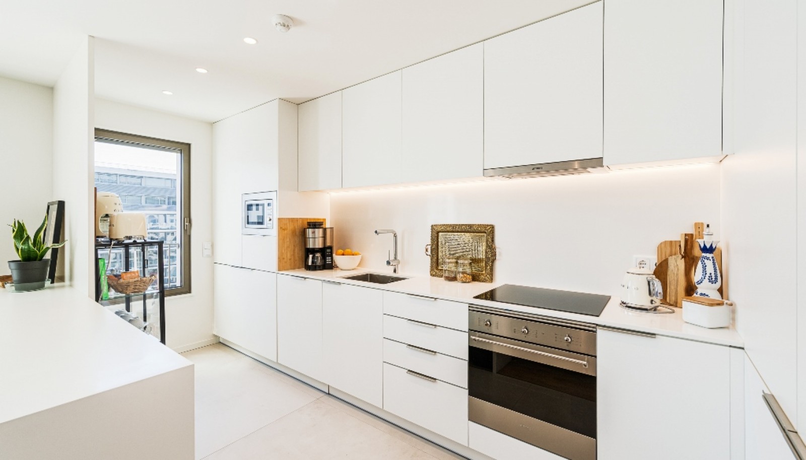 New 3 bedroom apartment with balconies for sale in Porto, Portugal_362880