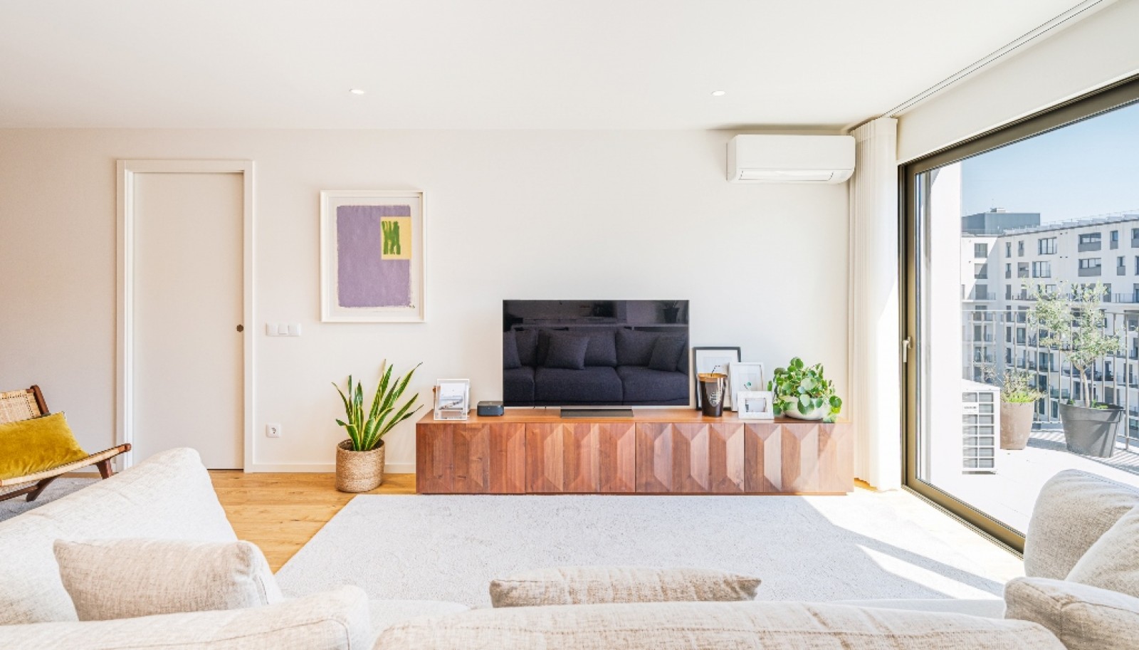 New 3 bedroom apartment with balconies for sale in Porto, Portugal_362884