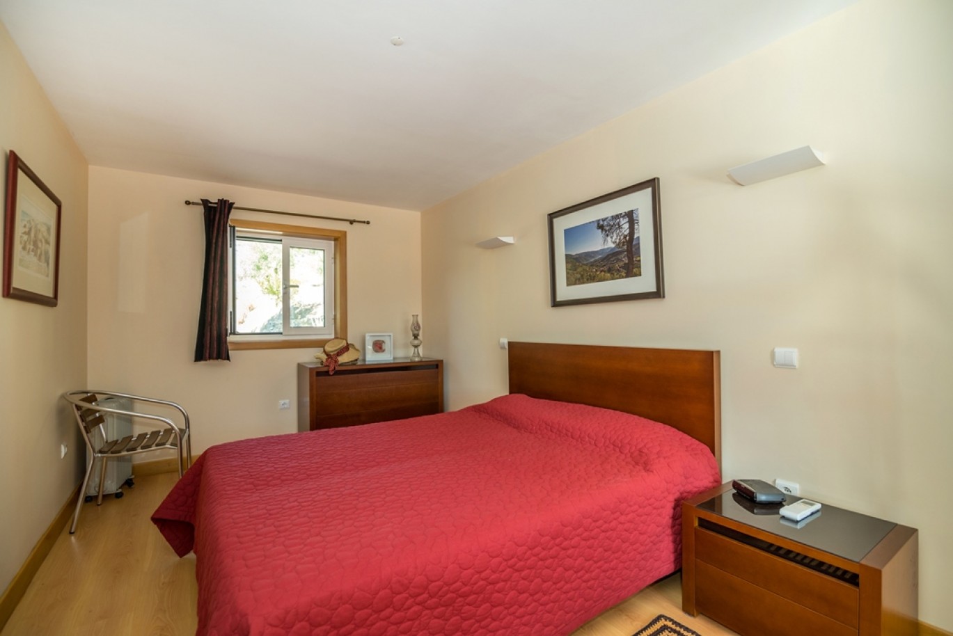 Haus mit Blick auf den Douro Fluss, Douro-Demarkations-Region, Portugal_362957