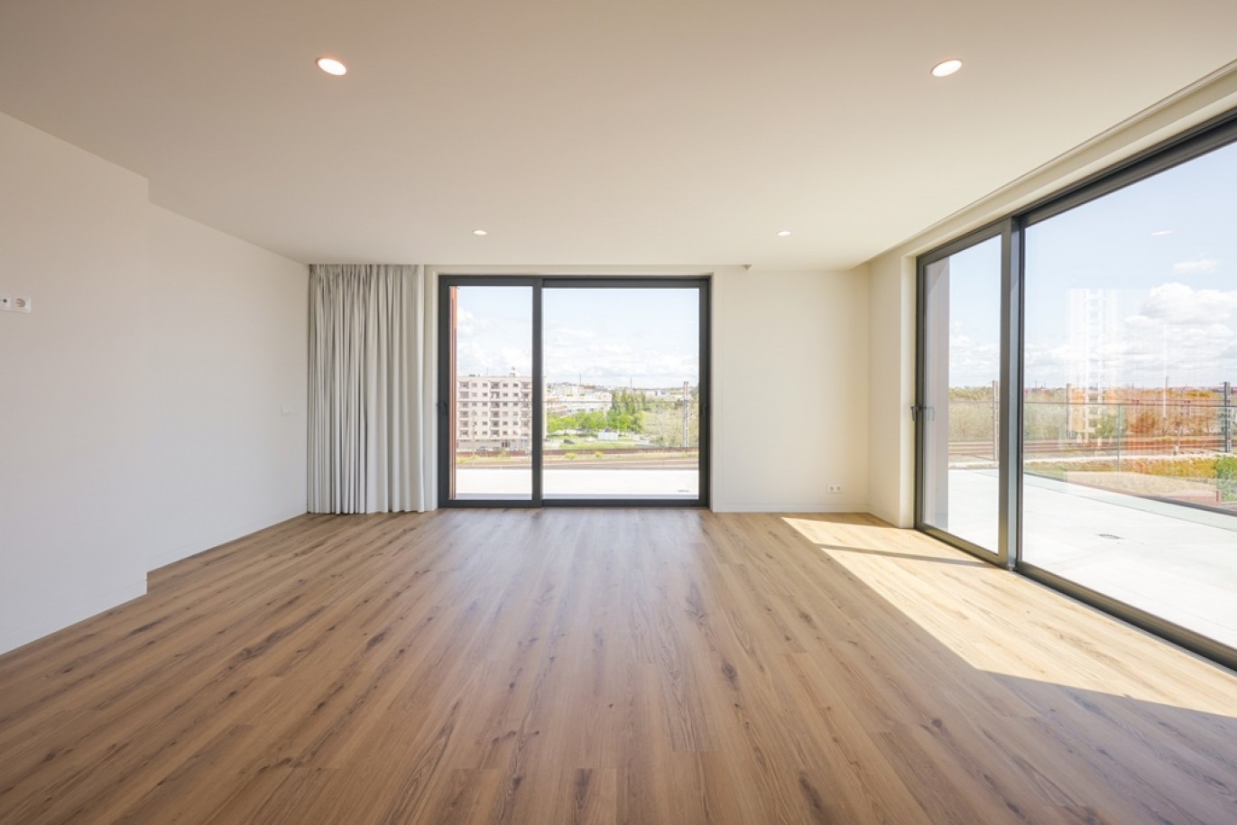 Vier Schlafzimmer Duplex-Wohnung mit Terrasse in Aveiro, Portugal_363094