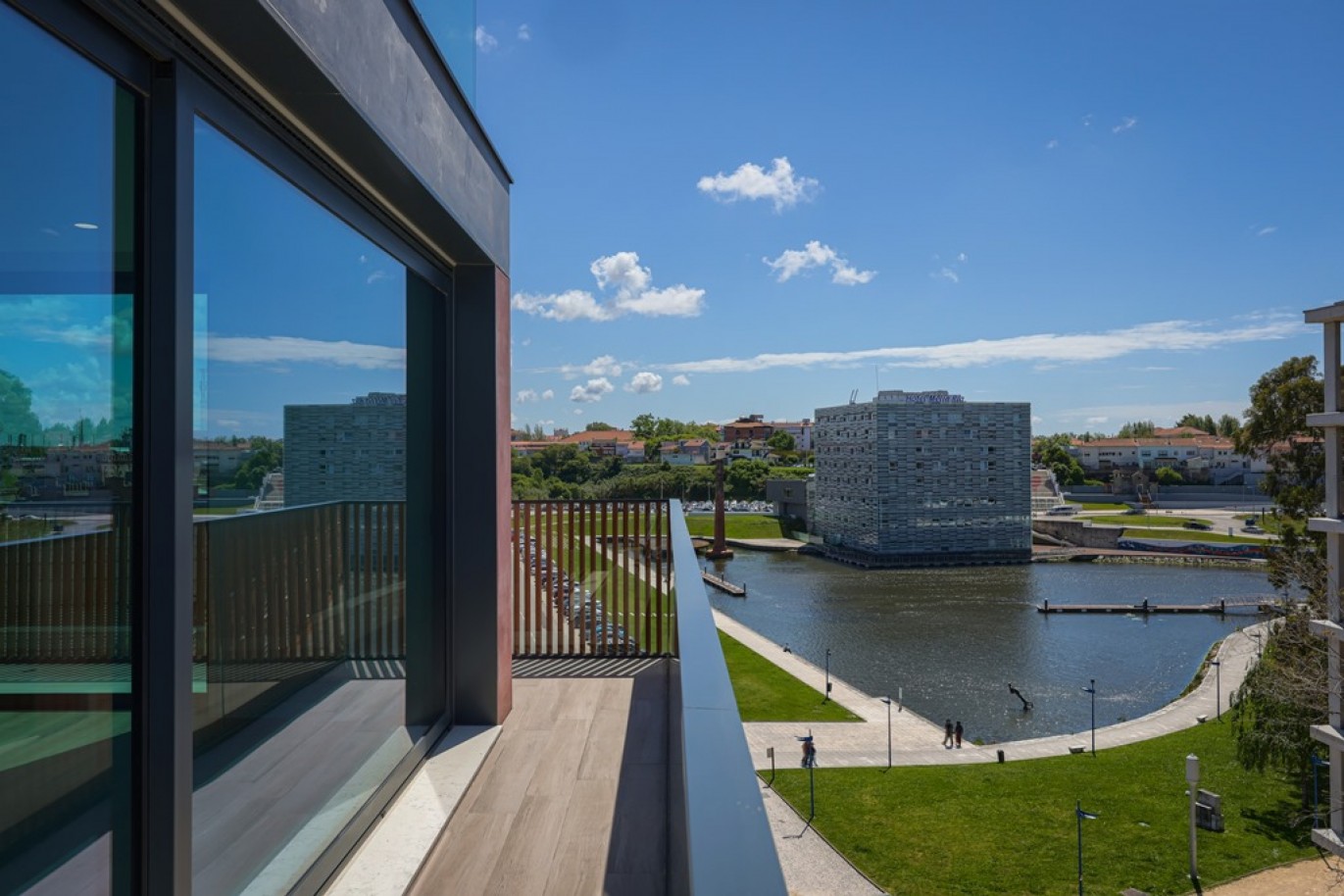 Vier Schlafzimmer Duplex-Wohnung mit Terrasse in Aveiro, Portugal_363103