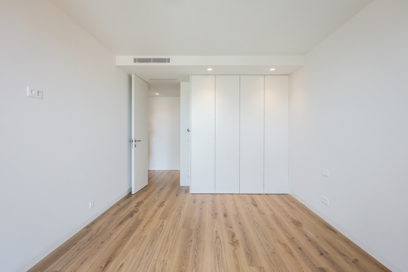 Vier Schlafzimmer Duplex-Wohnung mit Terrasse in Aveiro, Portugal_363108