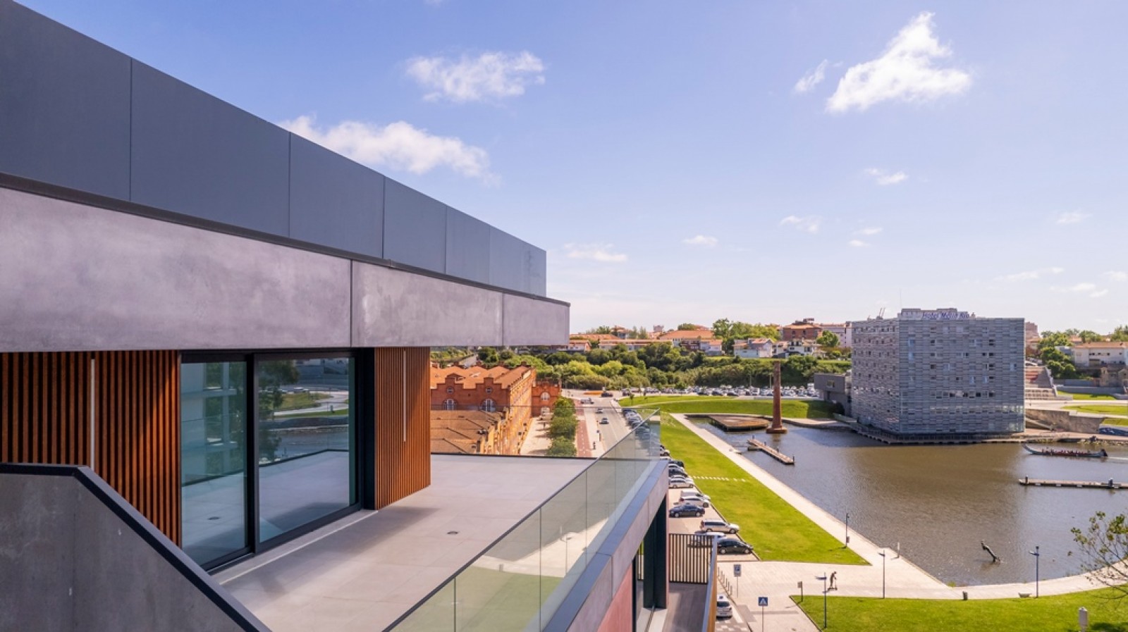 Vier Schlafzimmer Duplex-Wohnung mit Terrasse in Aveiro, Portugal_363119