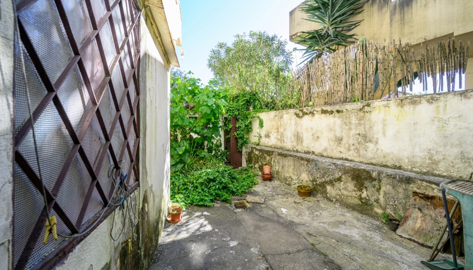 Appartement de 2 chambres avec patio à rénover à Porto, Portugal_363756