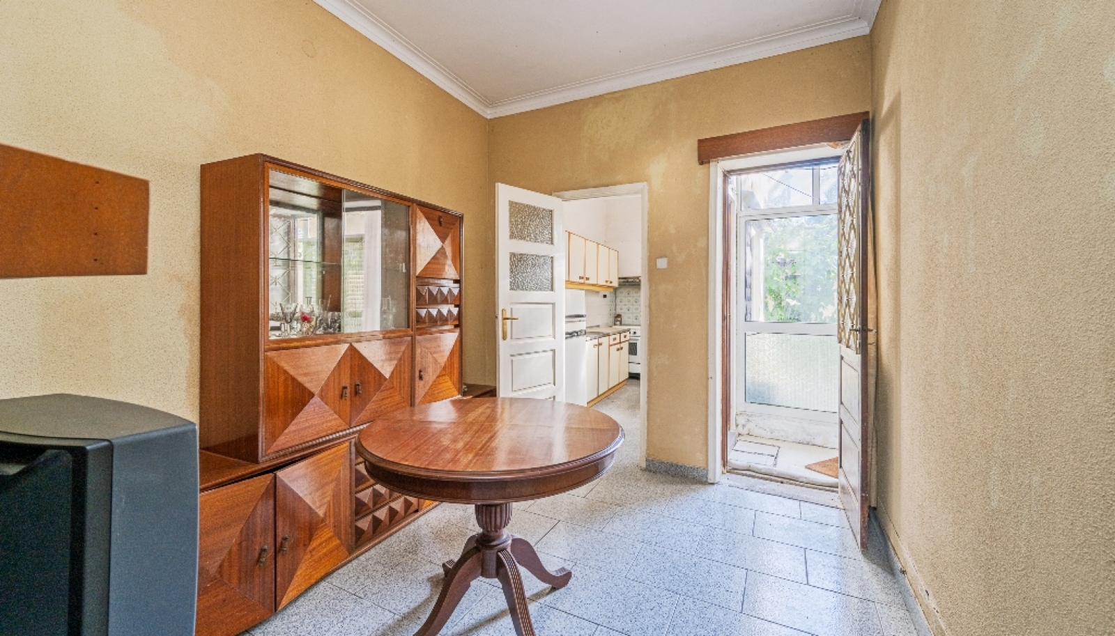 Appartement de 2 chambres avec patio à rénover à Porto, Portugal_363764