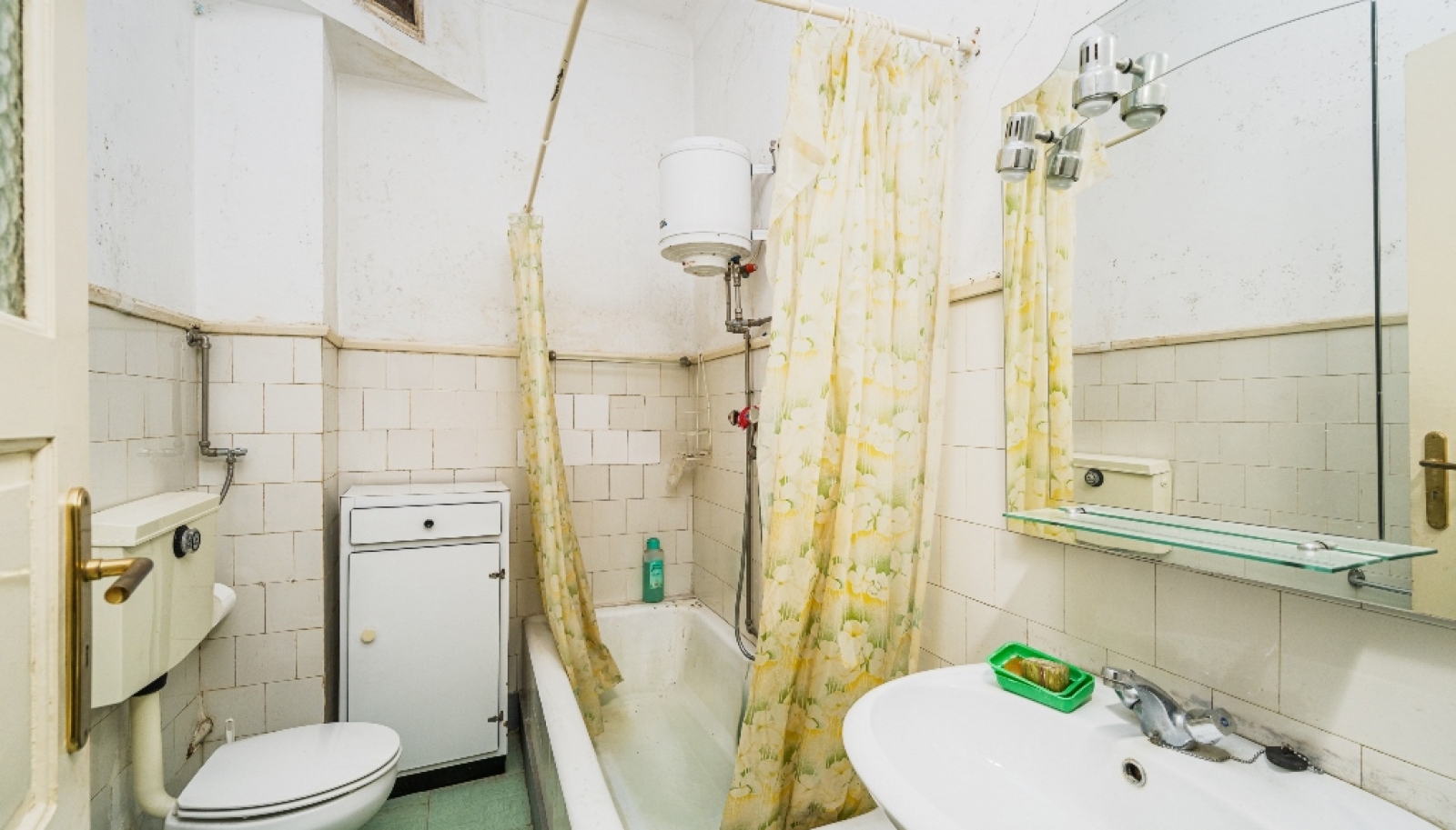 Appartement de 2 chambres avec patio à rénover à Porto, Portugal_363767