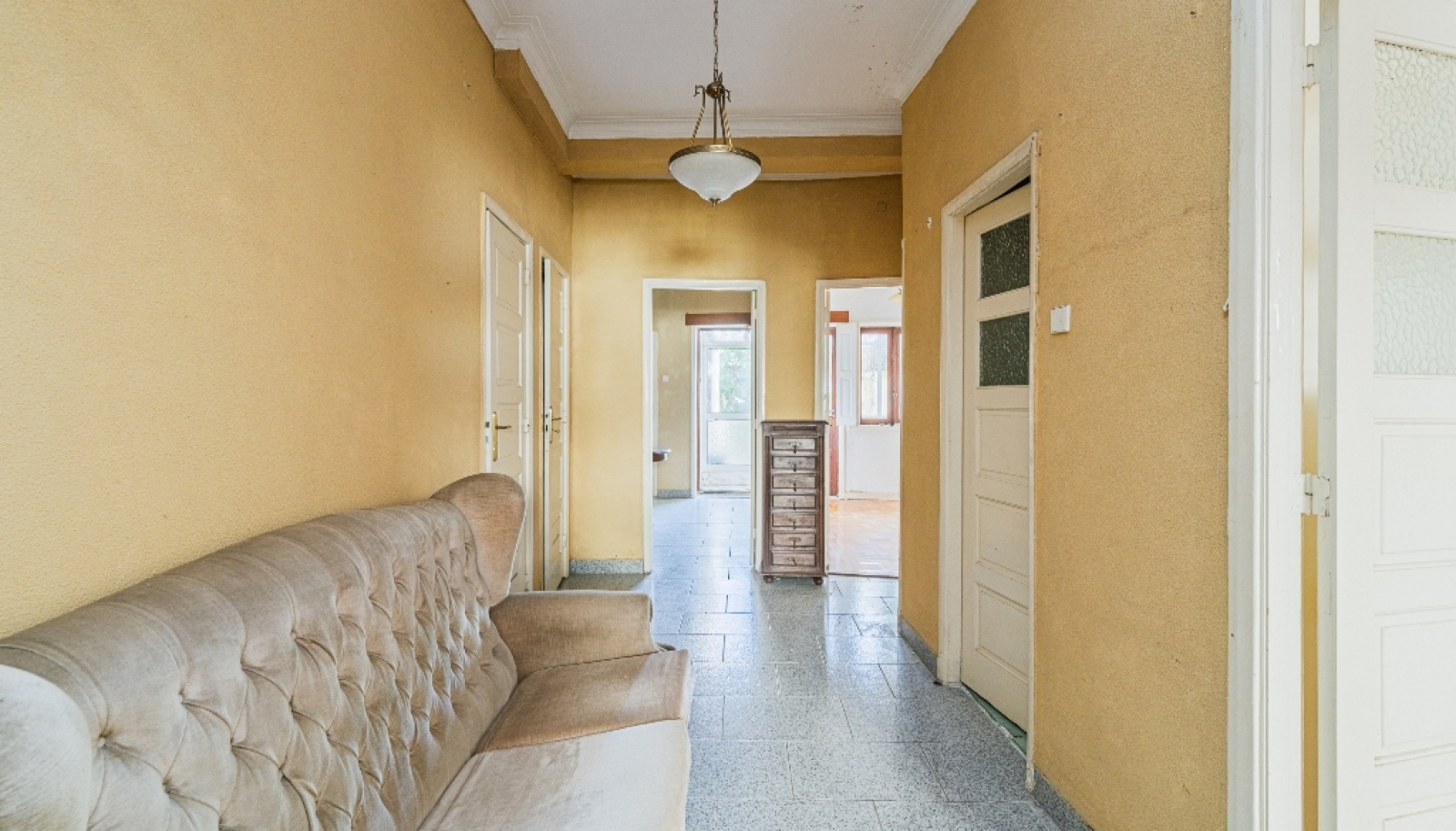 Appartement de 2 chambres avec patio à rénover à Porto, Portugal_363768