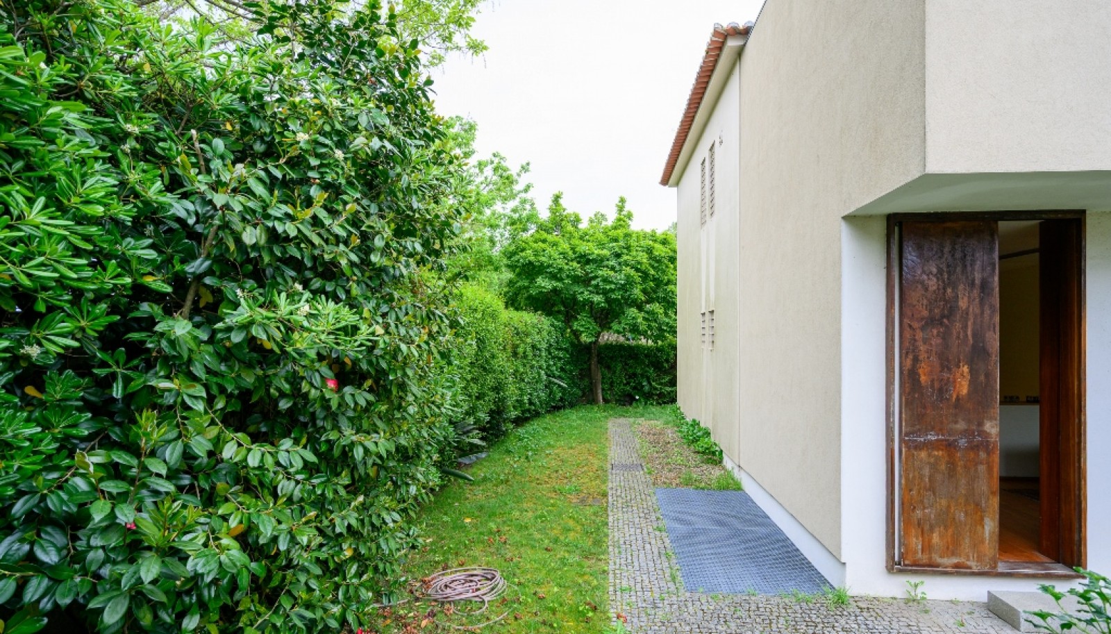 Vier-Zimmer-Einfamilienhaus mit Garten zu verkaufen in Porto, Portugal_363774