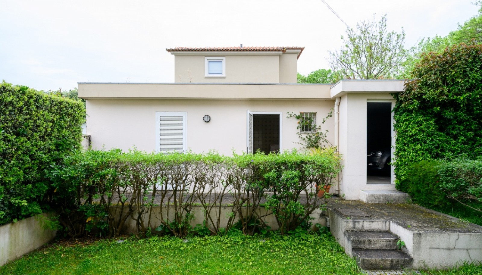 Vier-Zimmer-Einfamilienhaus mit Garten zu verkaufen in Porto, Portugal_363776