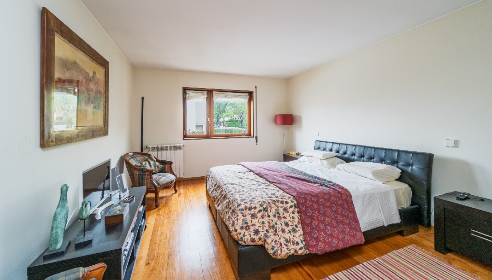 Vier-Zimmer-Einfamilienhaus mit Garten zu verkaufen in Porto, Portugal_363783