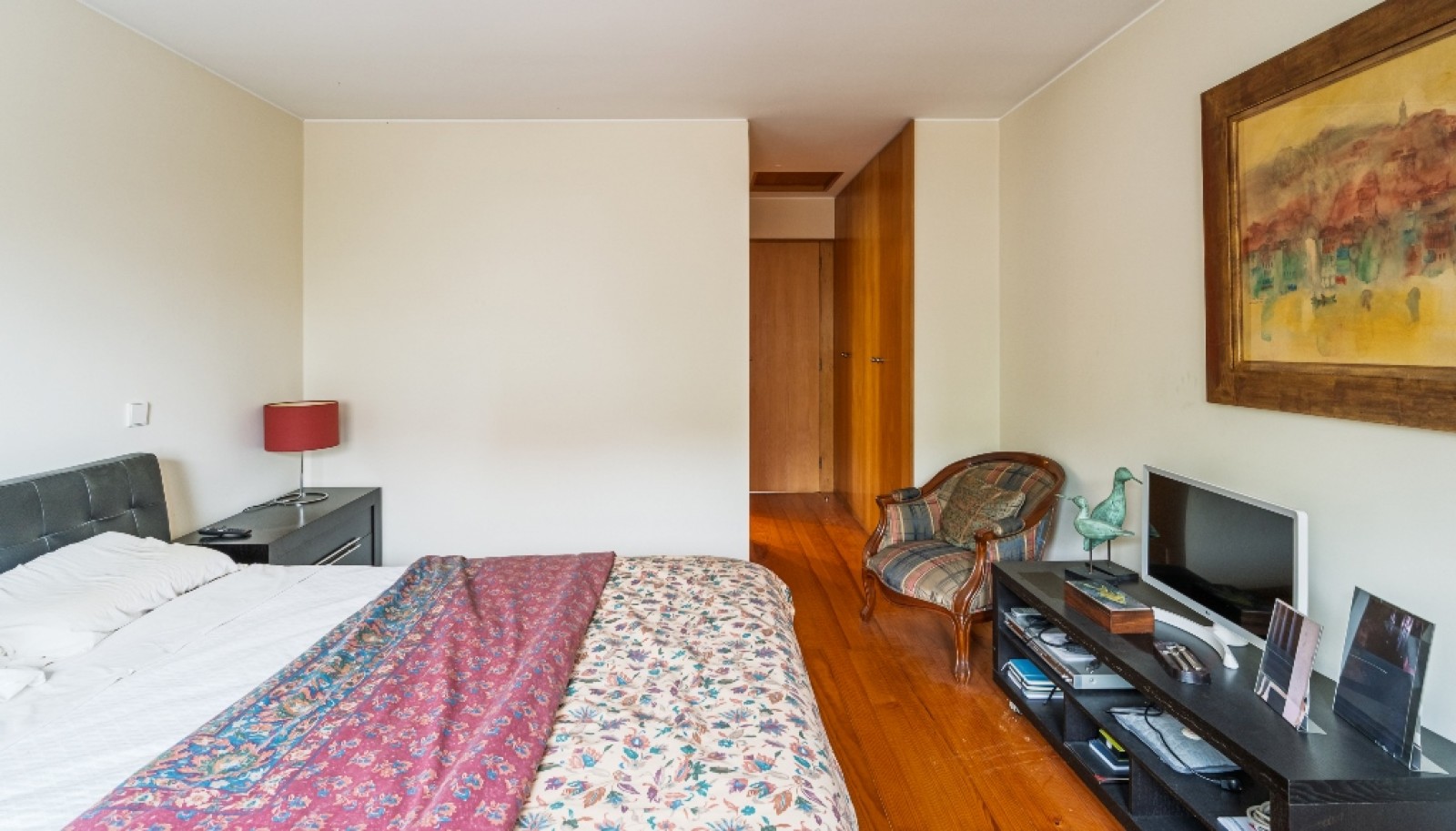 Vier-Zimmer-Einfamilienhaus mit Garten zu verkaufen in Porto, Portugal_363784