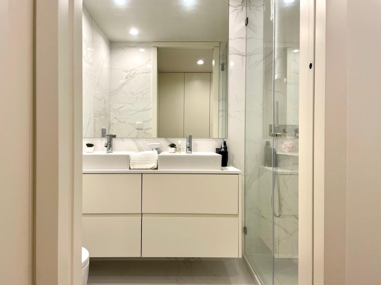 Apartamento T3 com amplo terraço à venda na Madalena em Vila Nova de Gaia, Portugal_364855