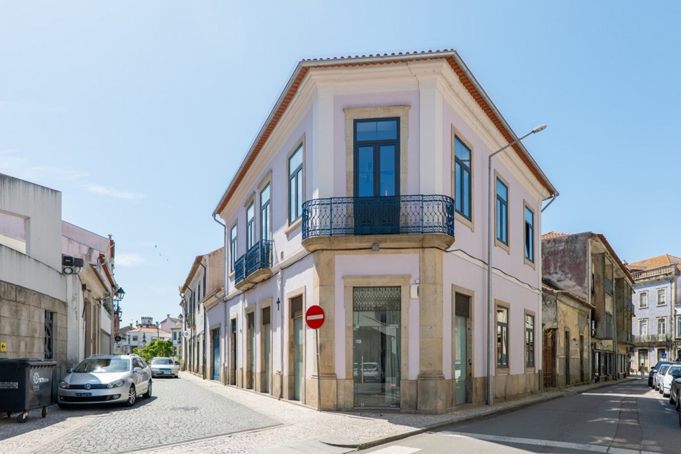 Moradia recuperada com jardim e loja no centro de Ovar, Portugal_365001