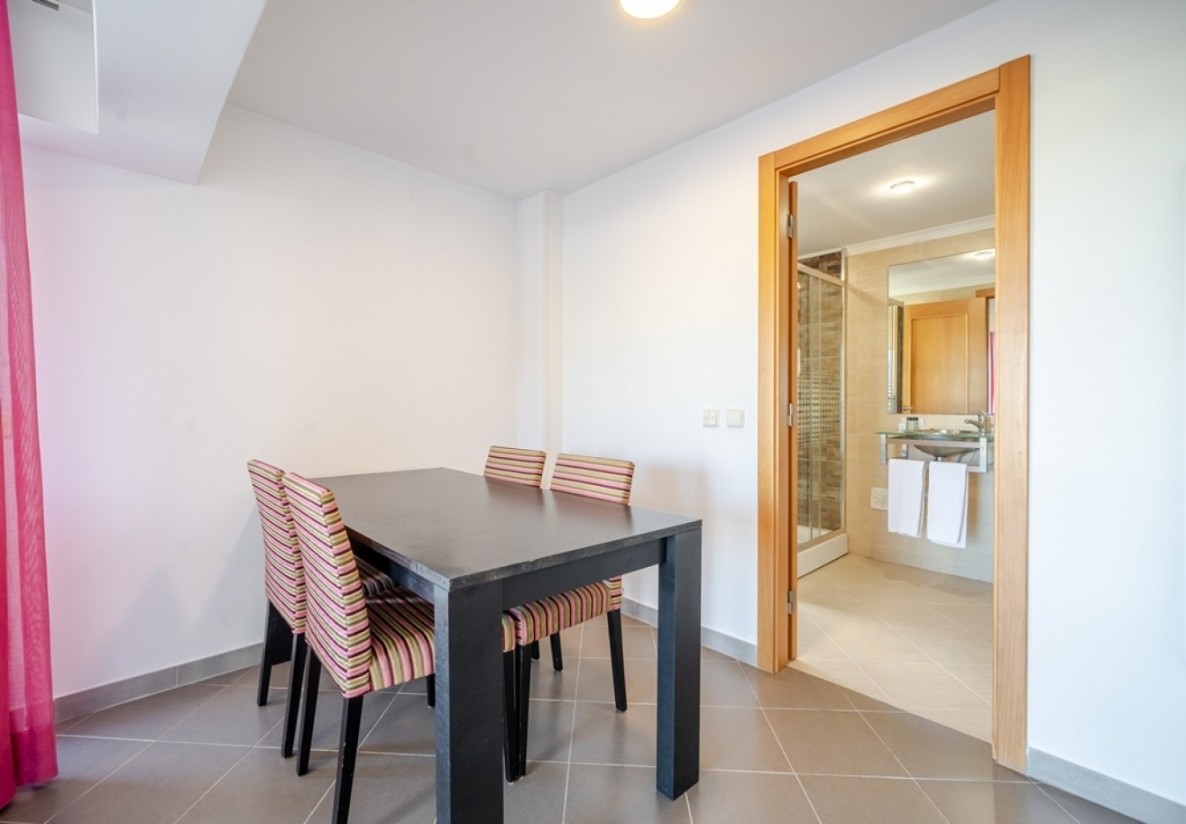 Elegante Apartamento T1 com piscina à venda em Portimão, Algarve_365063