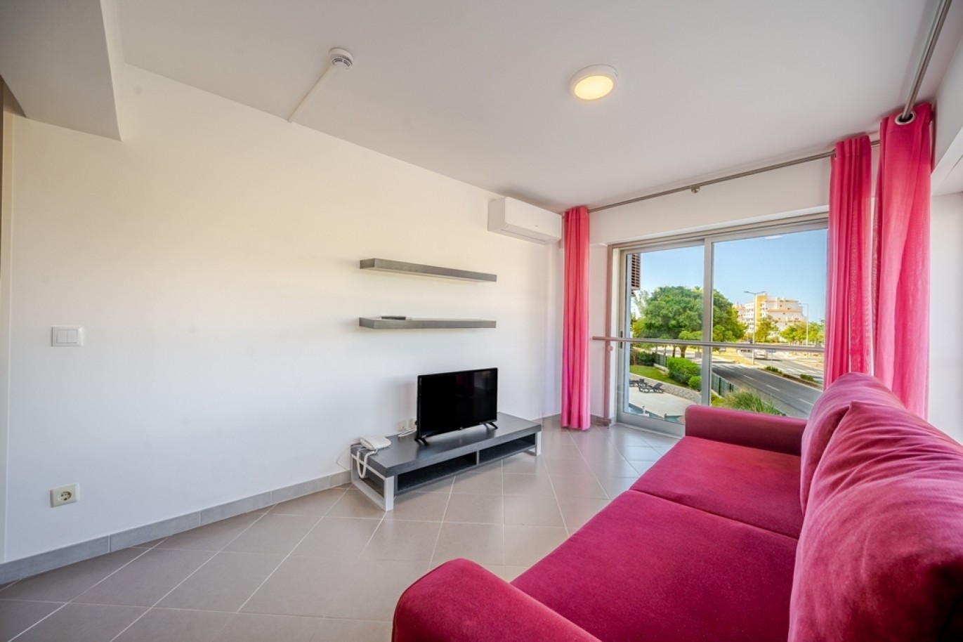 Elegante Apartamento T1 com piscina à venda em Portimão, Algarve_365071