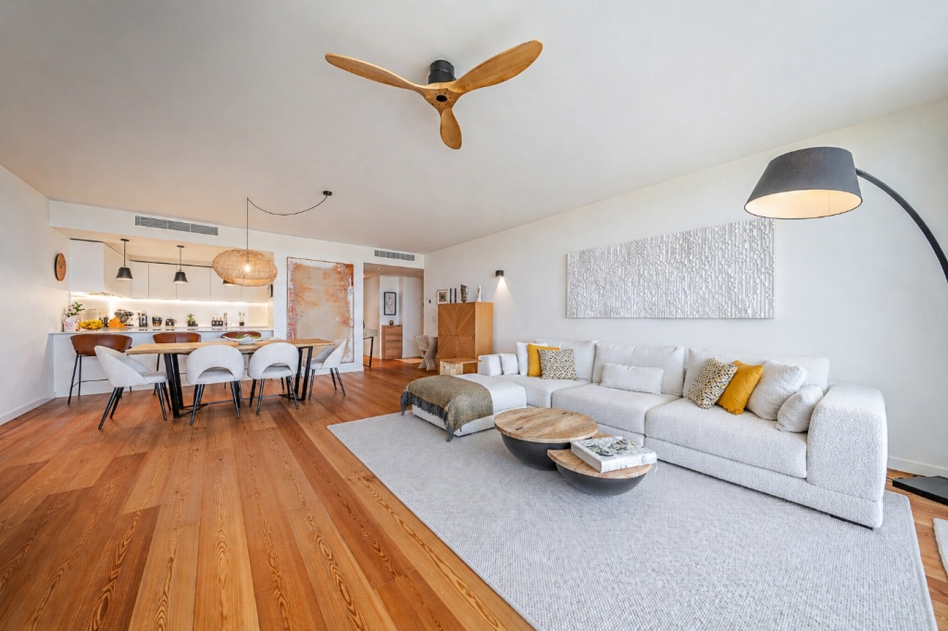 Apartamento T3, junto à praia, à venda em Armação de Pera, Algarve_365083