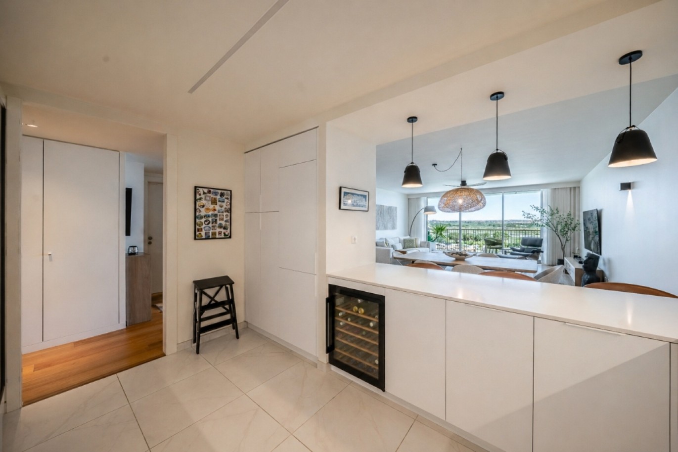 Apartamento T3, junto à praia, à venda em Armação de Pera, Algarve_365084