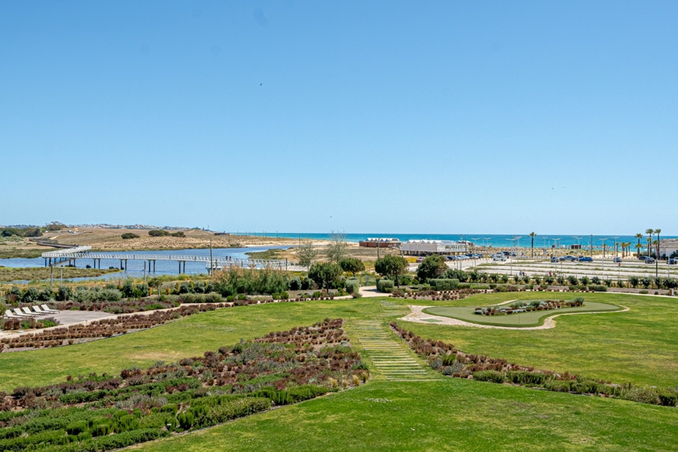 Apartamento T3, junto à praia, à venda em Armação de Pera, Algarve_365102