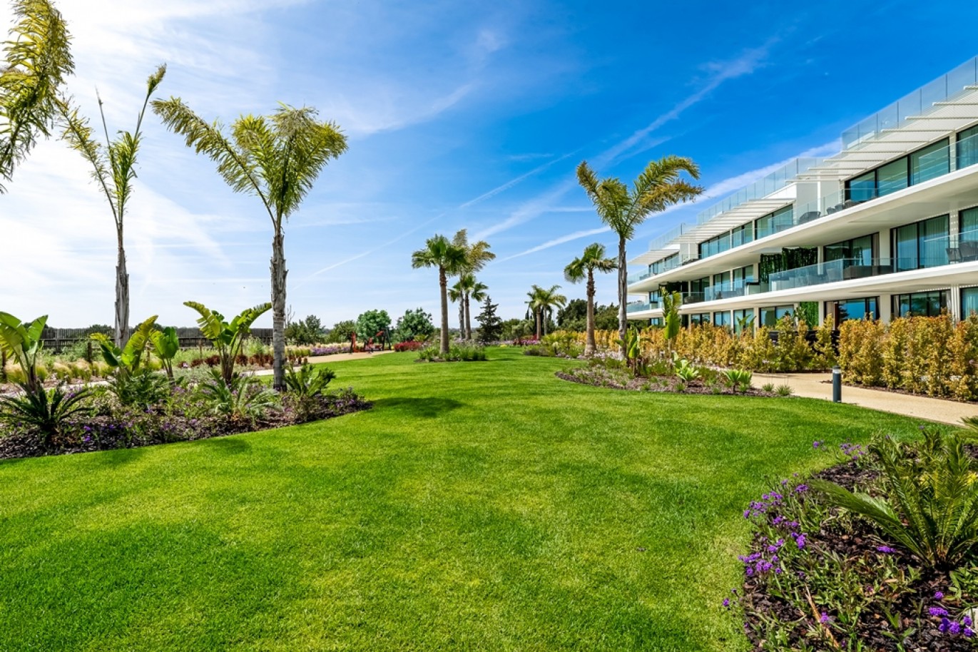 Lujoso piso de 2 dormitorios en venta en Vilamoura, Algarve, Portugal_365161