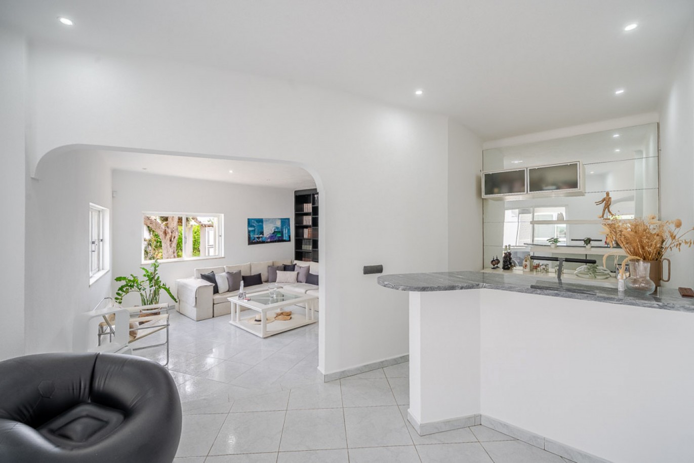 Villa de 5 dormitorios con piscina en venta en Guia, Algarve, Portugal_365265