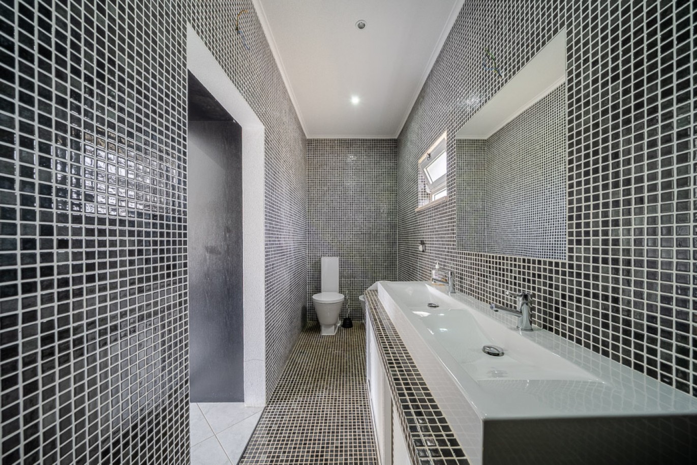 Villa de 5 dormitorios con piscina en venta en Guia, Algarve, Portugal_365272