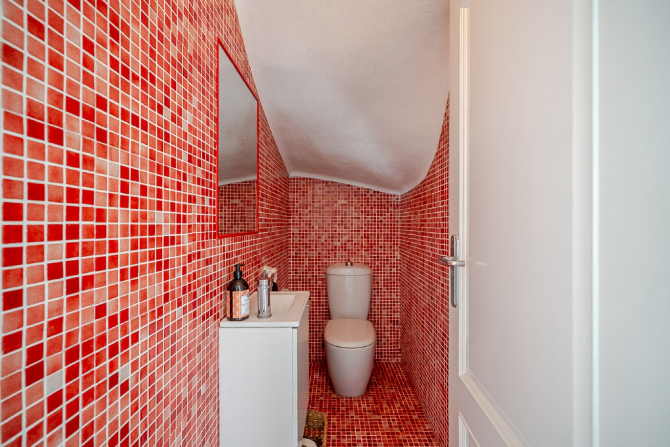 Villa de 5 dormitorios con piscina en venta en Guia, Algarve, Portugal_365274