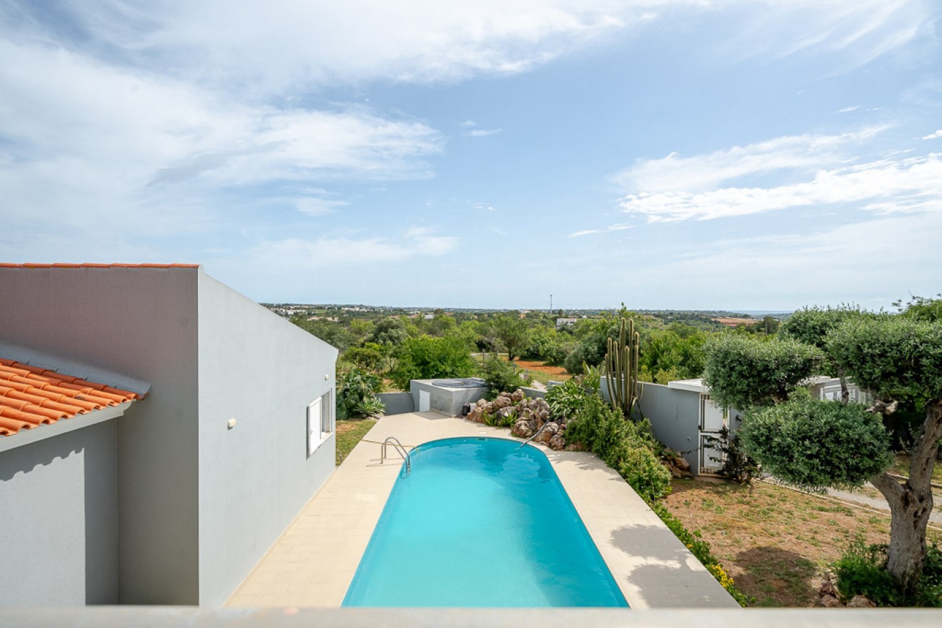 Villa de 5 dormitorios con piscina en venta en Guia, Algarve, Portugal_365277
