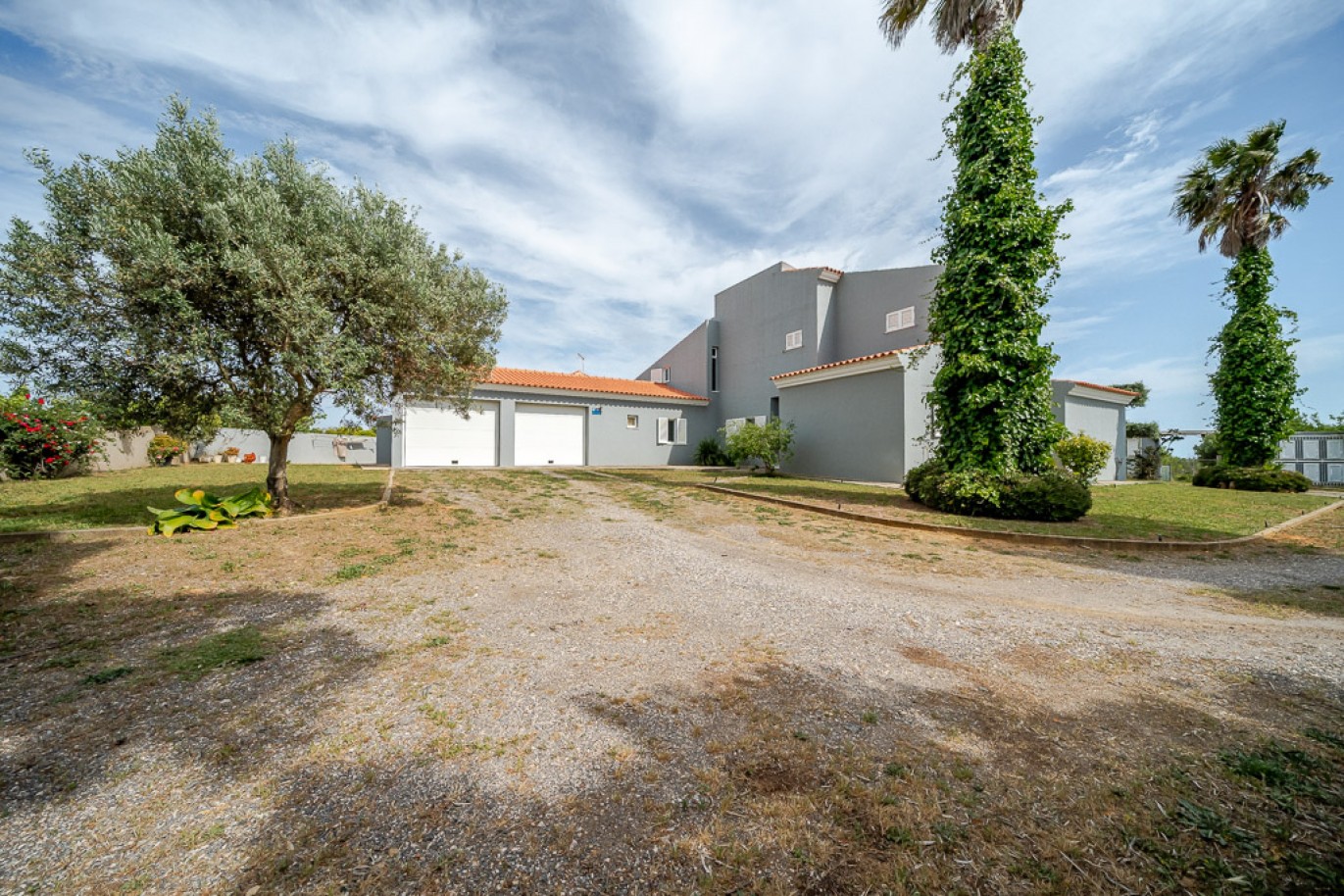 Villa de 5 dormitorios con piscina en venta en Guia, Algarve, Portugal_365281