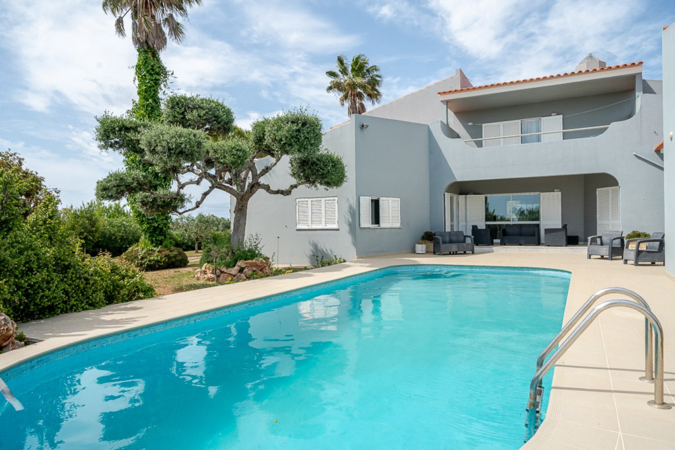 Villa de 5 dormitorios con piscina en venta en Guia, Algarve, Portugal_365283