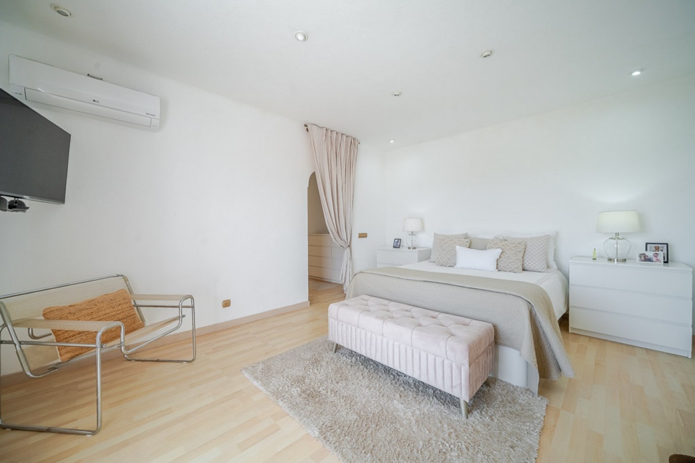 Villa de 5 dormitorios con piscina en venta en Guia, Algarve, Portugal_365284