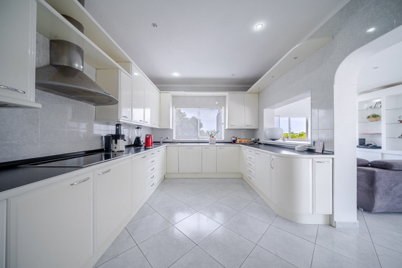 Villa de 5 dormitorios con piscina en venta en Guia, Algarve, Portugal_365285