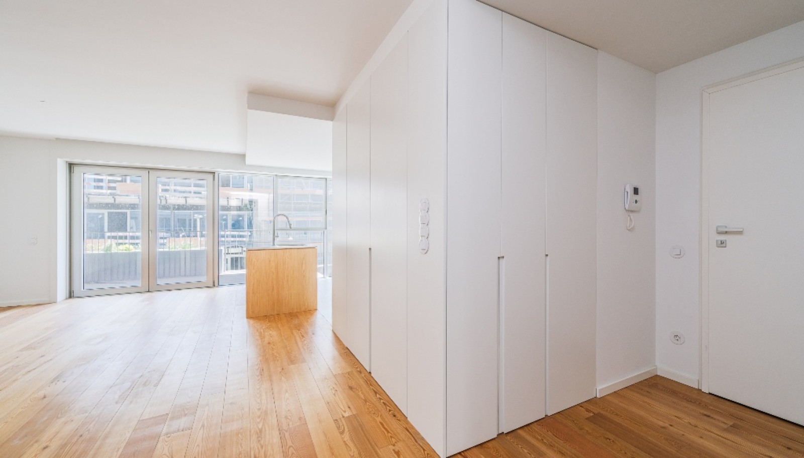 Apartamento T2 com varanda para venda perto da praia em Canidelo_365541