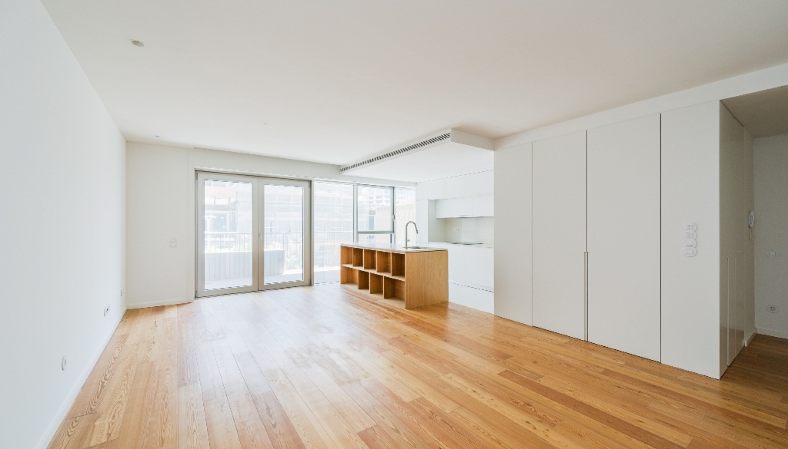 Apartamento T2 com varanda para venda perto da praia em Canidelo_365544